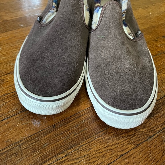 Brown Sherpa lined Vans. - Picture 3 of 6